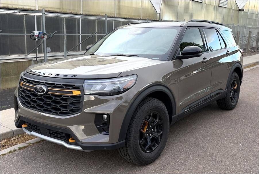 2026 ford explorer tremor exterior front