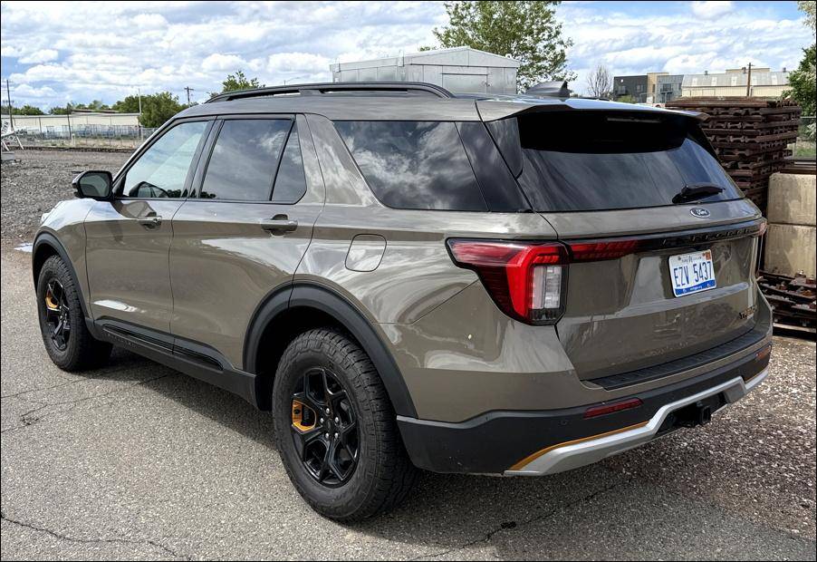 2026 ford explorer tremor exterior: rear view