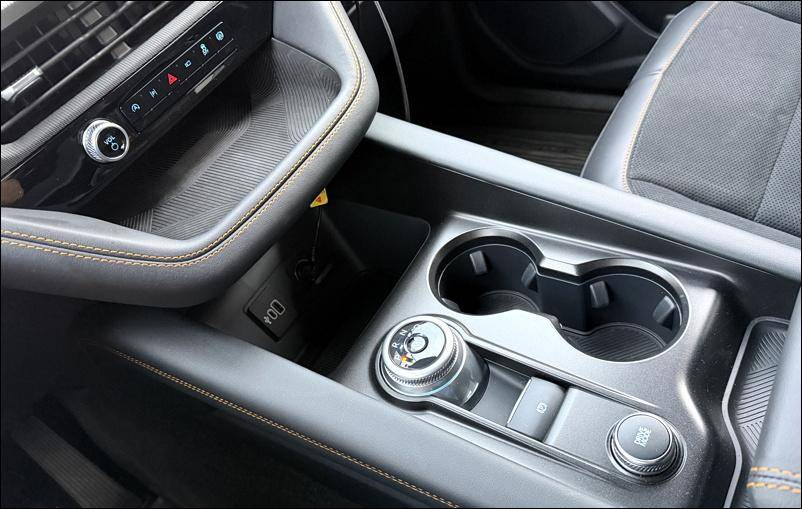 2026 ford explorer tremor interior: center console