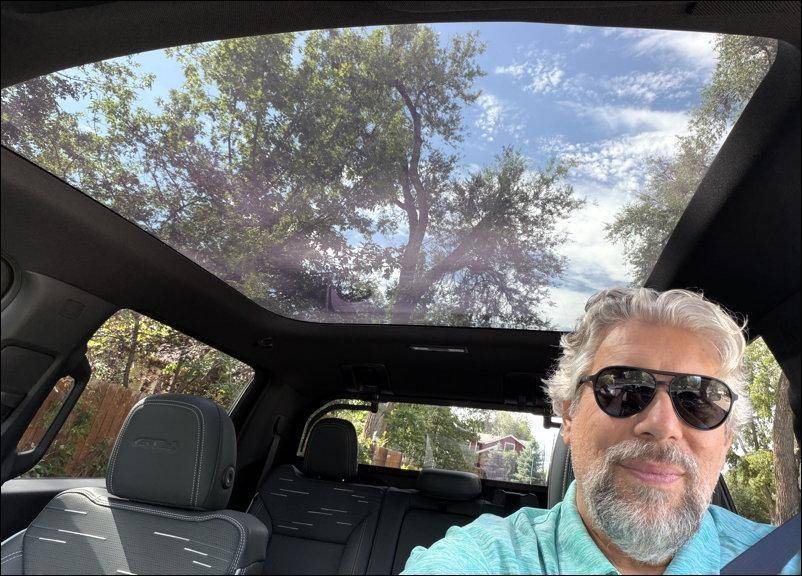 2026 gmc sierra ev at4 - panoramic glass roof