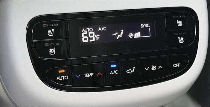 2026 Hyundai Ioniq 9 AWD Calligraphy - Rear Seat Climate Controls