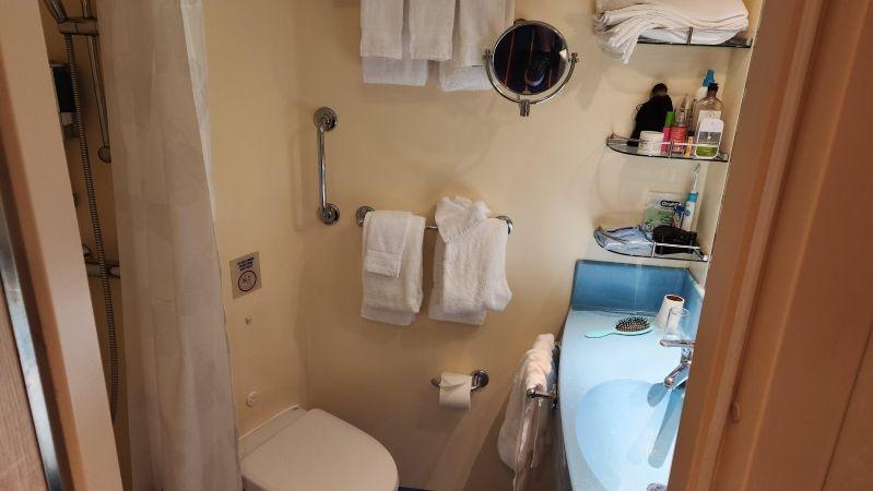 Family Harbor Suite bathroom 1
