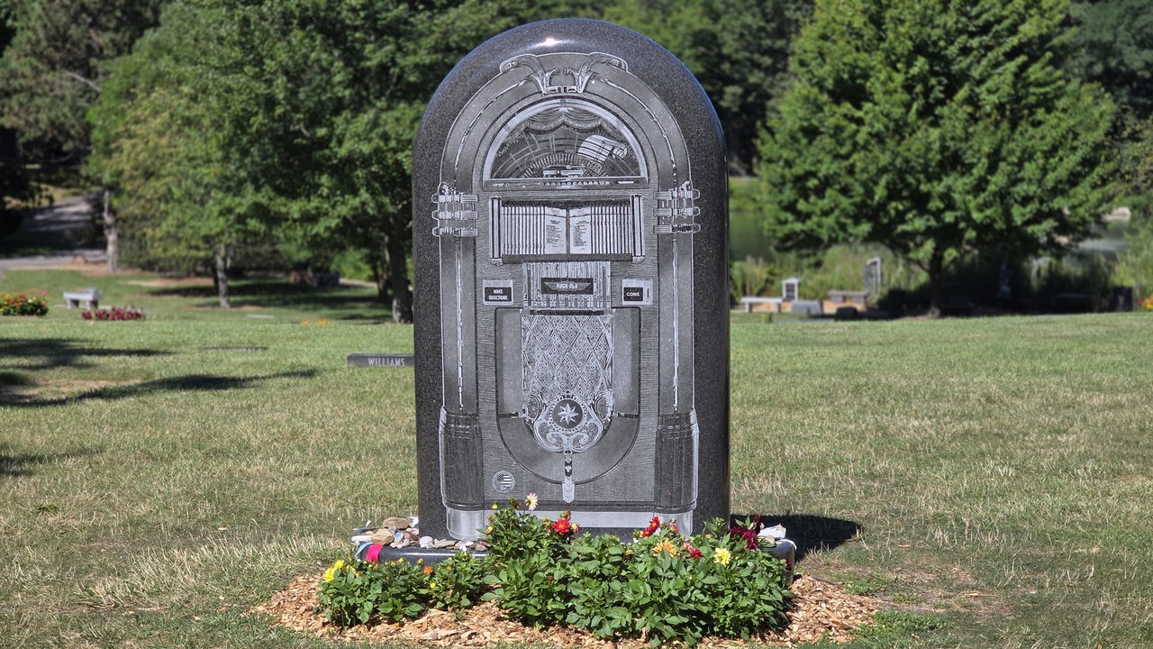 Alan Freed tombstone at Lake View Cemetery in Cleveland Ohio